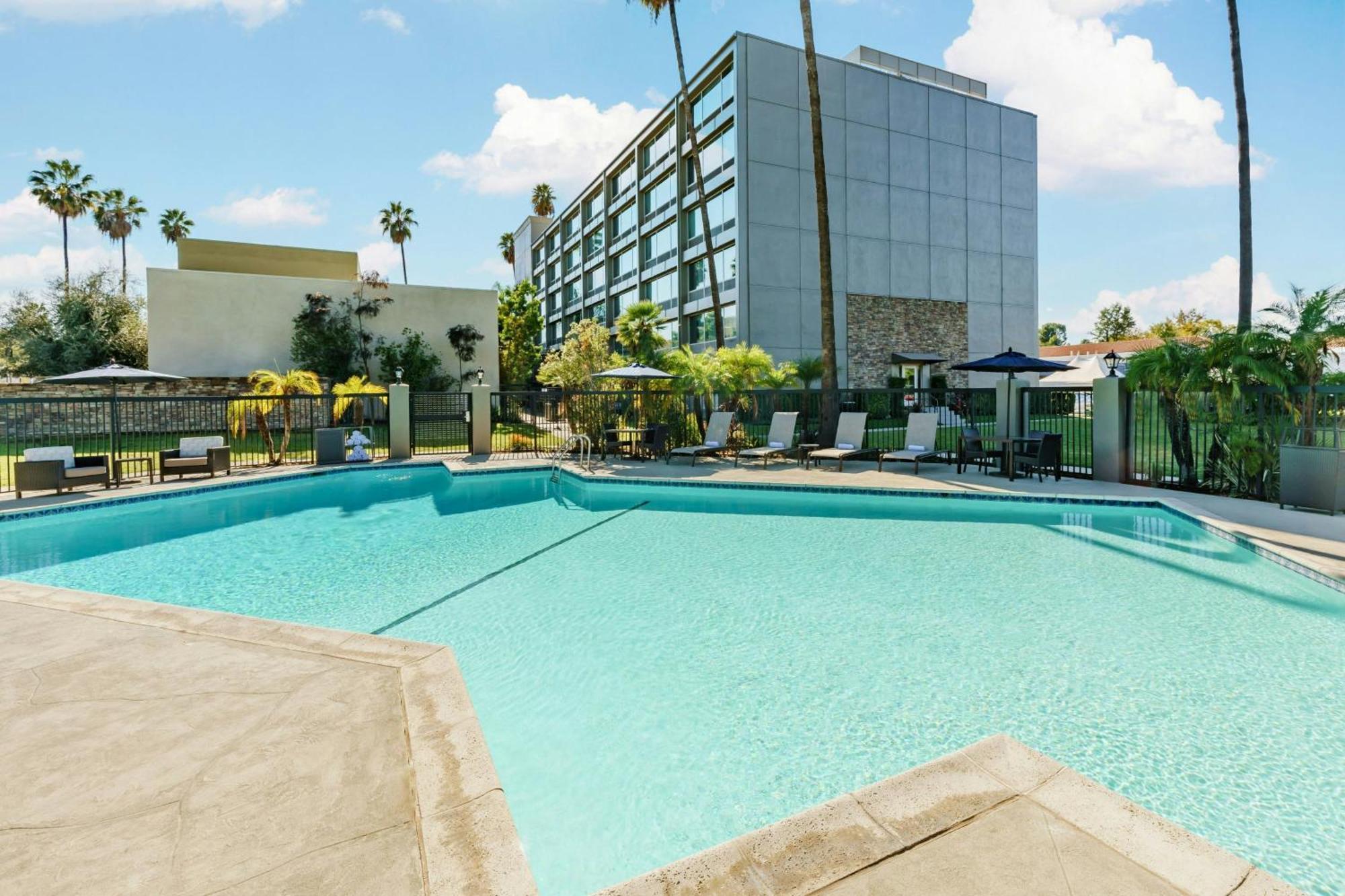 Courtyard By Marriott Los Angeles Woodland Hills Luaran gambar