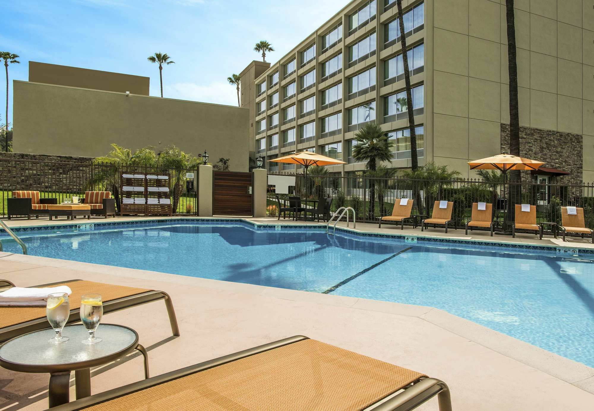 Courtyard By Marriott Los Angeles Woodland Hills Luaran gambar